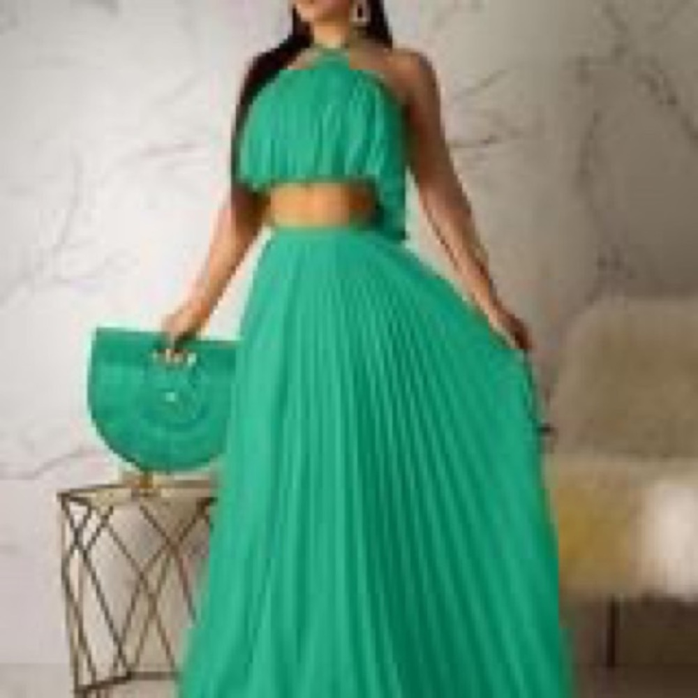 2 Piece Boho Off Shoulder Crop Top+Pleated Skirt!